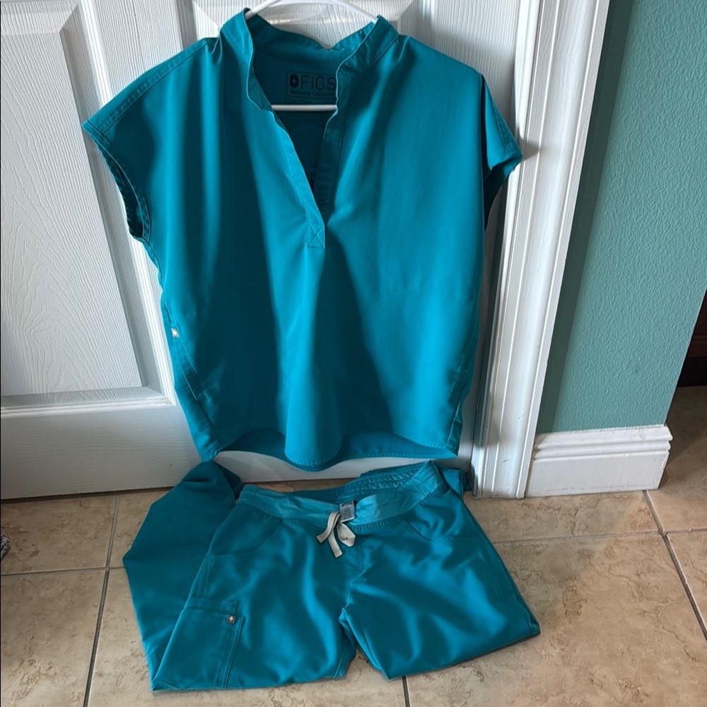 Figs Teal Scrub Set